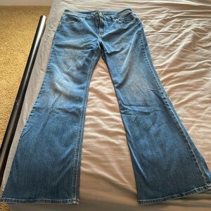 Old Navy High Rise Wow Flare Jean